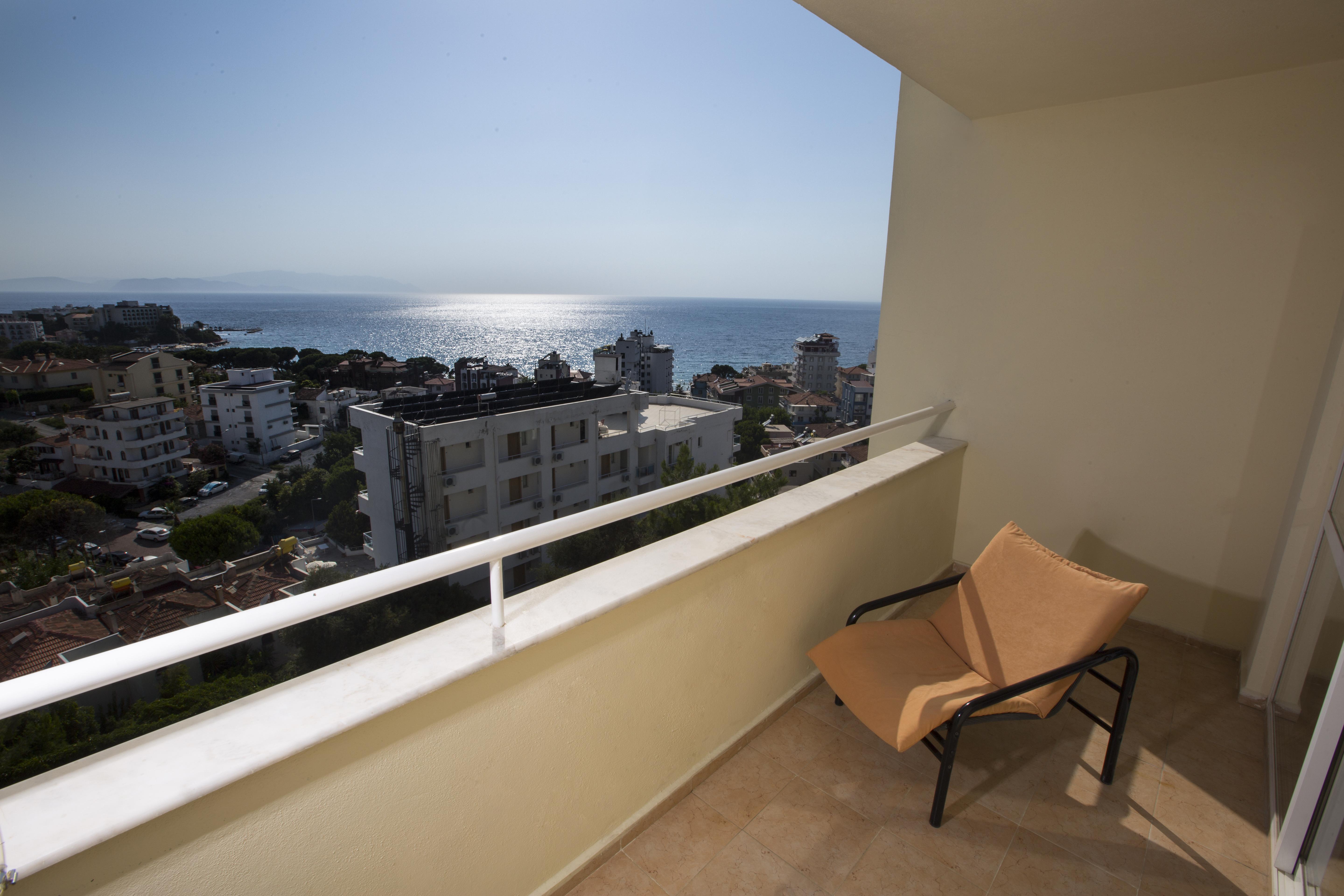 Tuntas Family Suites Kusadasi Exterior foto